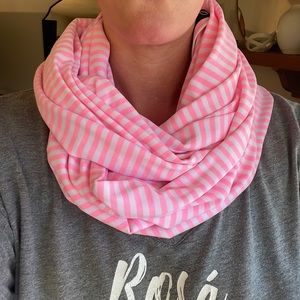 Lululemon snap scarf